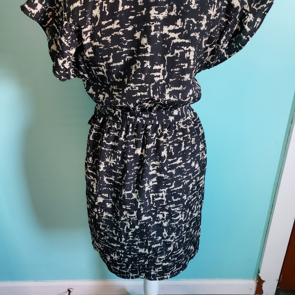 MOSSIMO Black &Ivory Dress - Picture 6 of 7